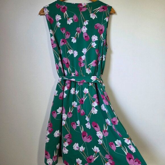 EUC STACCATO SPLIT V NECK SLEEVELESS BELTED SHORT DRESS SZ M - Picture 5 of 16